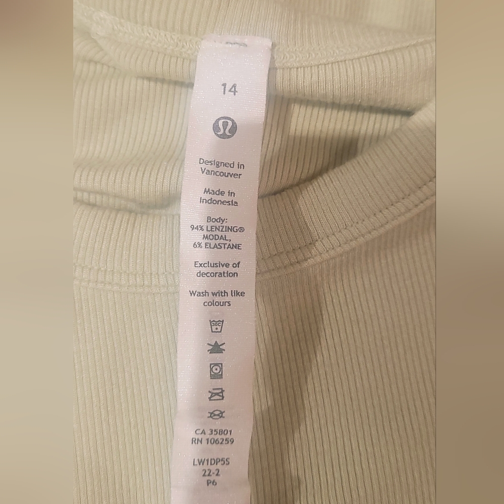 Lululemon Hold Tight Tank. Size 14 - Picture 5 of 7